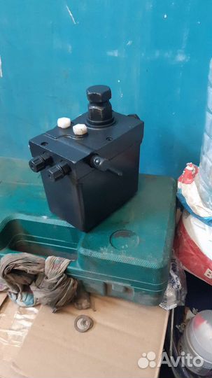 Масляной носос, домкрат подьёма кабины новый