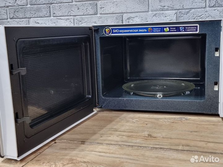 Микроволновая печь Samsung ME711KR