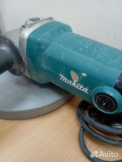 Болгарка Makita GA9010C