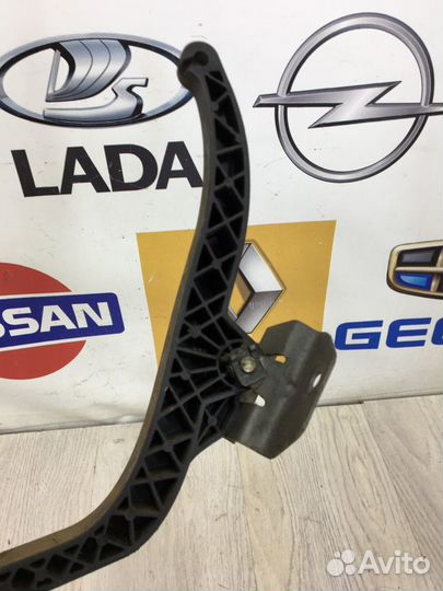 Педаль газа renault logan