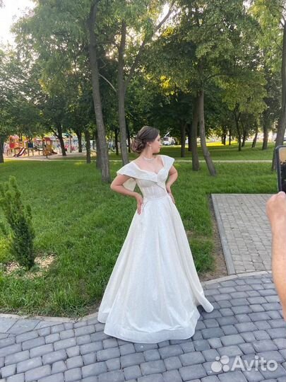 Платье на выпускной в пол