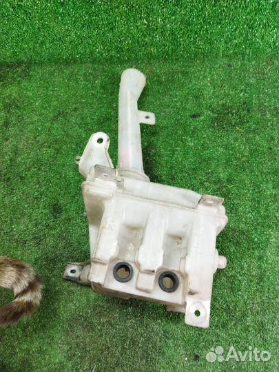 Бачок омывателя Mazda MPV 2 860142-081