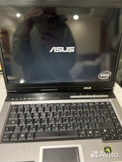 Ноутбук asus