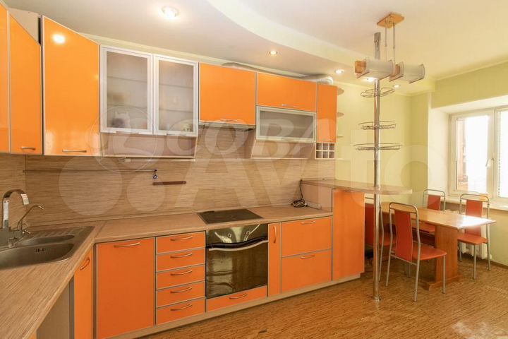 3-к. квартира, 90 м², 3/5 эт.
