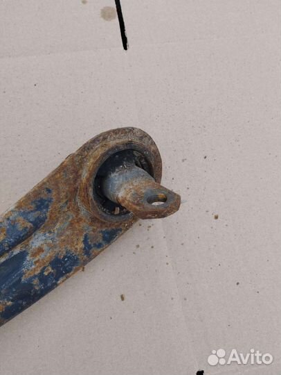 Задний левый рычаг Mazda Axela 1 Седан