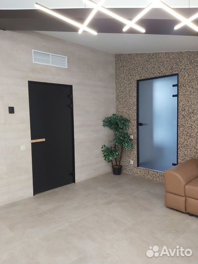 Дверь из стекла на заказ