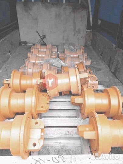 Каток поддерживающий Doosan DX300LC 200105-00003A