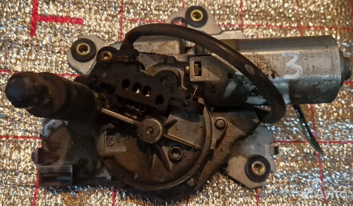 Моторчик заднего дворника на Терано II