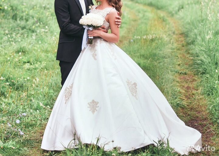 Свадебное платье