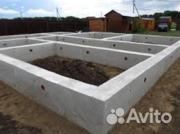 Бригада строителей по фундаменту