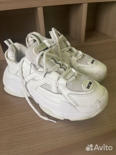 Кроссовки на девочку