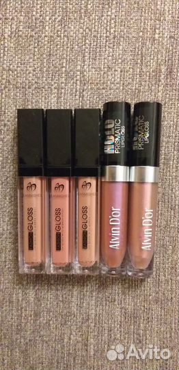 Блески для губ 