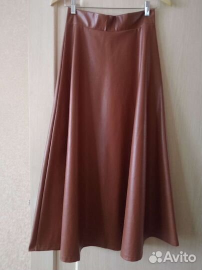 Юбка коричневая из экокожи. 44-46
