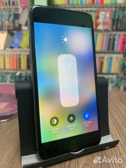 iPhone 8, 64 ГБ