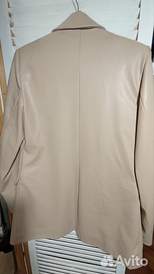 Пиджак из экокожи 42-44 р-р