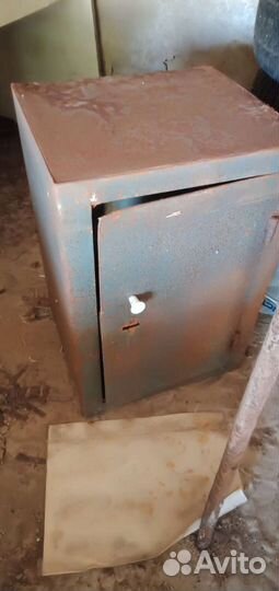 Сейф советский железный