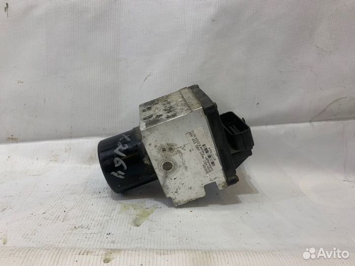 Блок ABS (насос) Volkswagen Passat B6 2005-2010