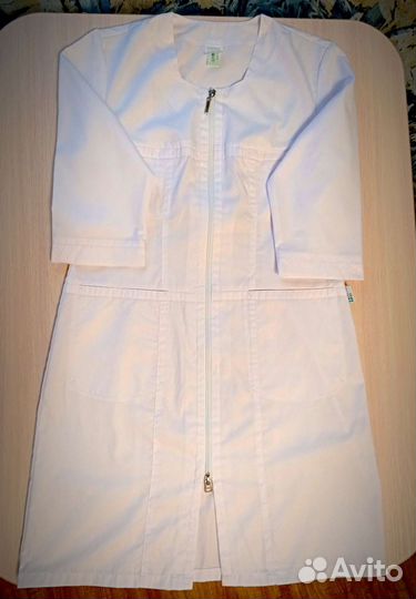 Медицинский халат женский на молнии новый