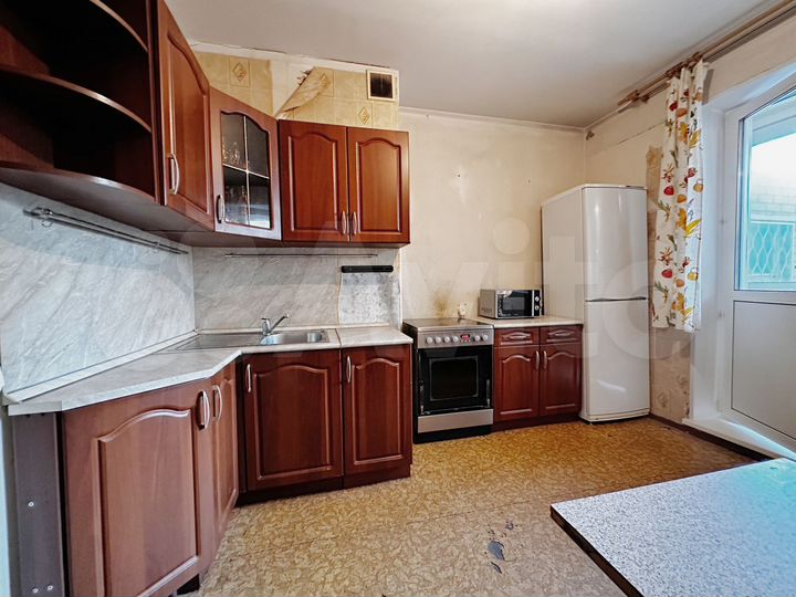 2-к. квартира, 71 м², 1/12 эт.