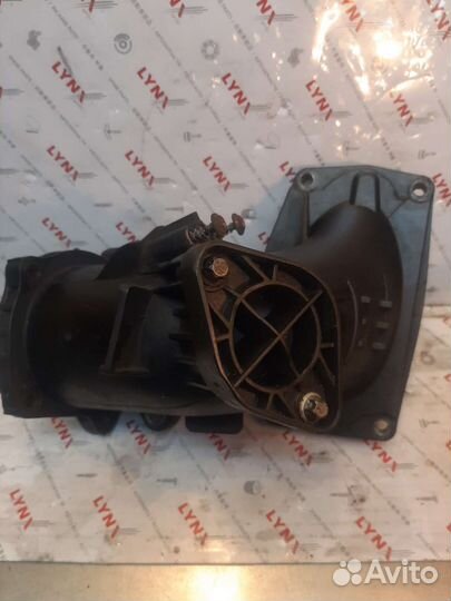 Патрубок воздушный Мерседес ом651 2018г