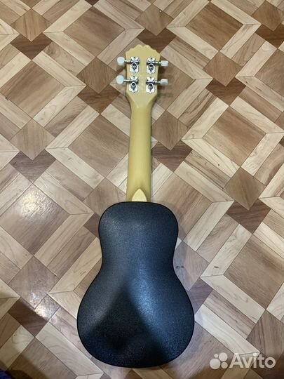 Укулеле сопрано с чехлом