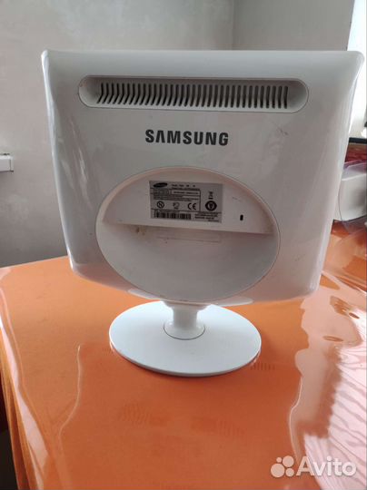 Монитор samsung