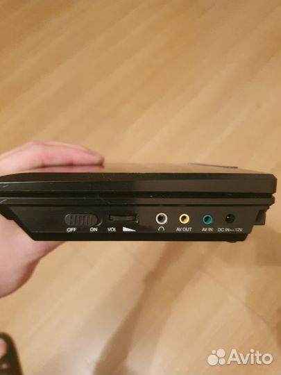 Портативный видеопроигрыватель BBK PL711 TI