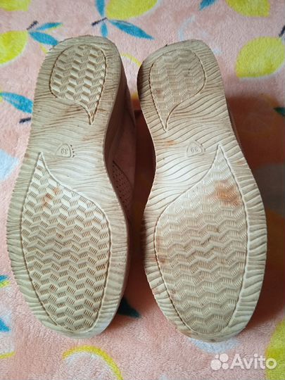 Кроссовки женские демисезонные