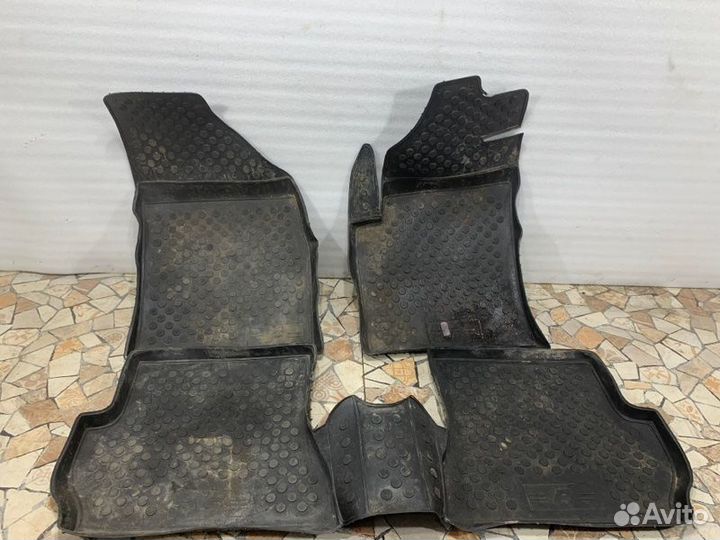 Коврик салона Ford Fusion хэтчбэк 1.4 (fxja) 2007