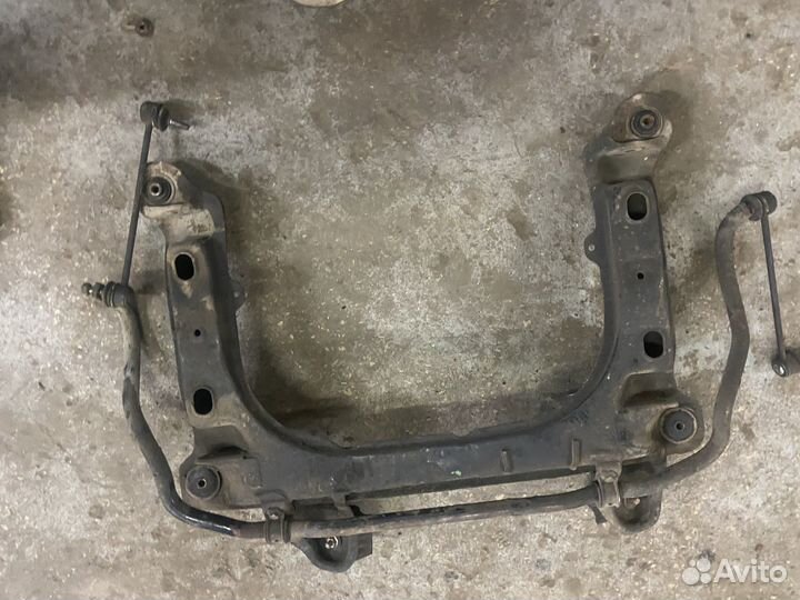 Подрамник передний audi 80 в3 МКПП