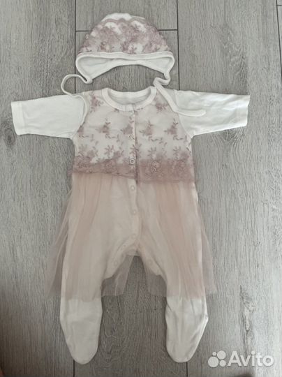 Комплект на выписку для девочки