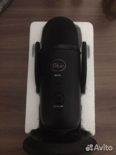 Микрофон blue yeti