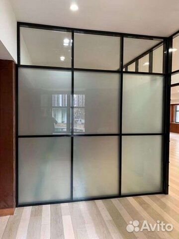 Стеклянные лофт перегородки. Безрамное остекление