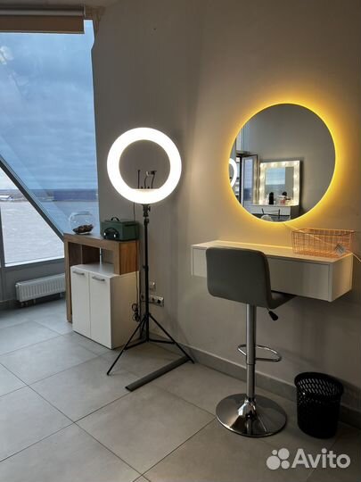 Рабочее место мастера бровиста