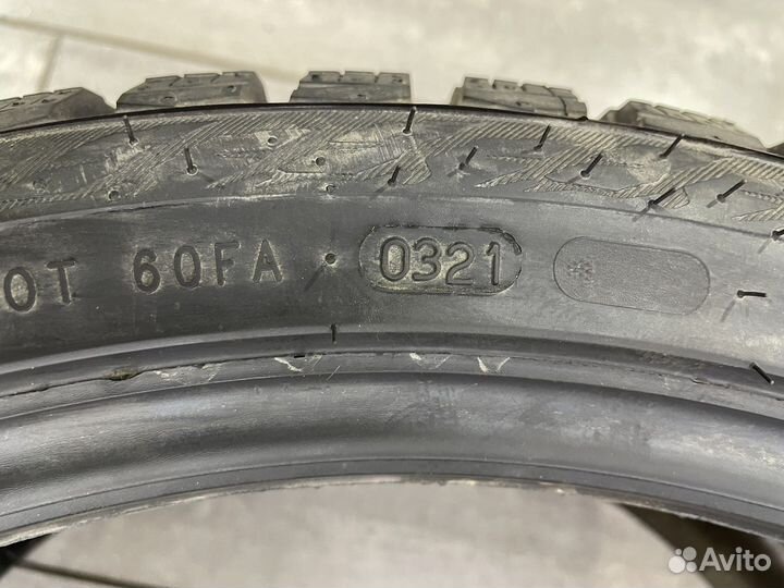 Nokian Tyres Hakkapeliitta 9 255/35 R19 96T