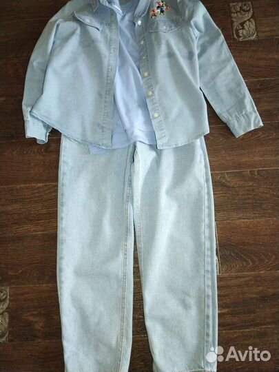 Комплект одежды на девочку 134-140