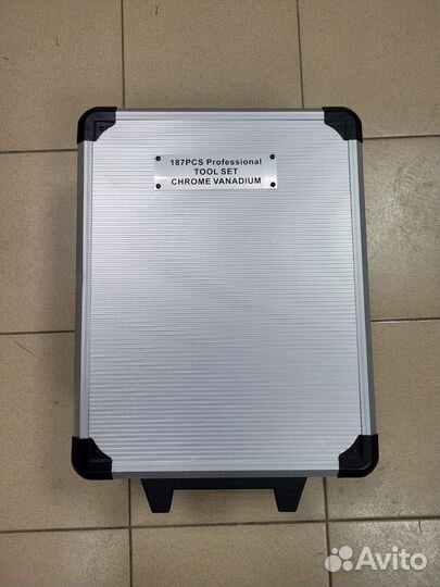 Инструменты 187 предметов в наборе с колесами