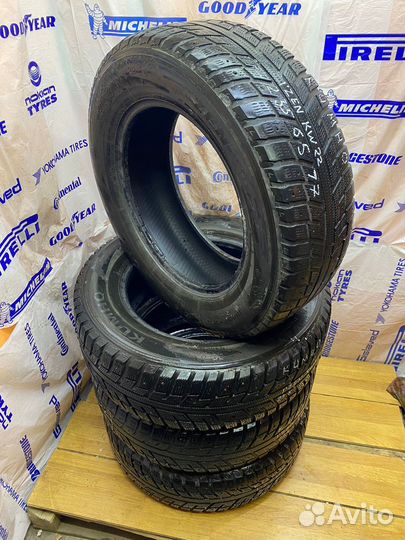 Kumho I'Zen KW22 235/65 R17