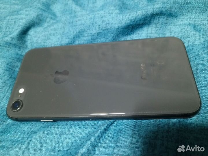iPhone 8, 64 ГБ