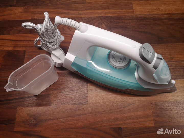 Утюг Redmond RI-C256