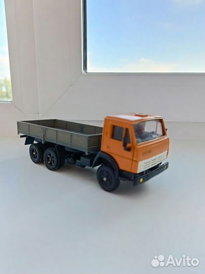 Модель 1:43 камаз 5320