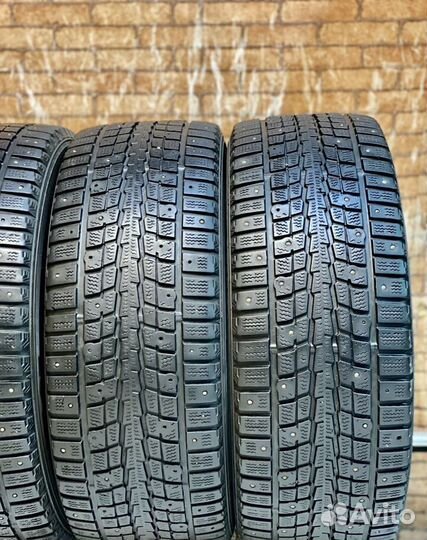 Dunlop SP Winter Ice 01 205/55 R16