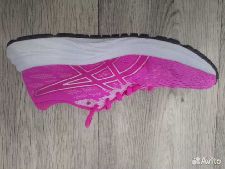 Кроссовки женские Asics 38р