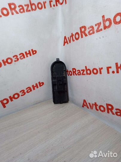 Кнопка стеклоподъёмника правая Opel Astra h