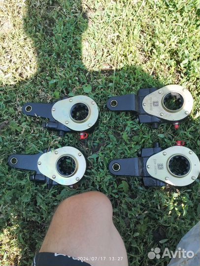 Трещетки на камаз 5320 две передние две. Задние