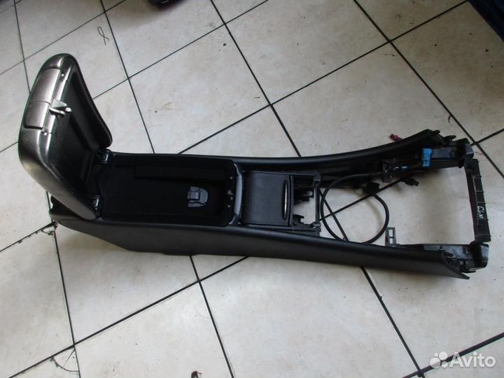 Подлокотник w203 C-class