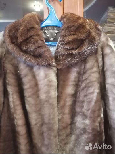Шуба мутоновая с норковым воротником