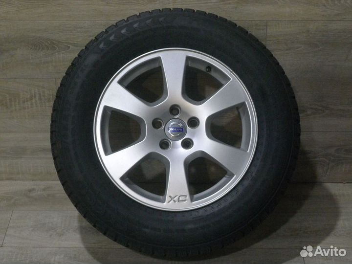 Комплект оригинальных колес Вольво хс60 R17 зима