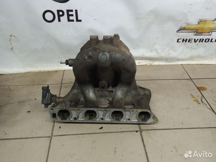 Впускной коллектор Шевроле Каптива С100 2.4