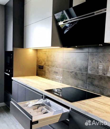 Прямой кухонный гарнитур современный